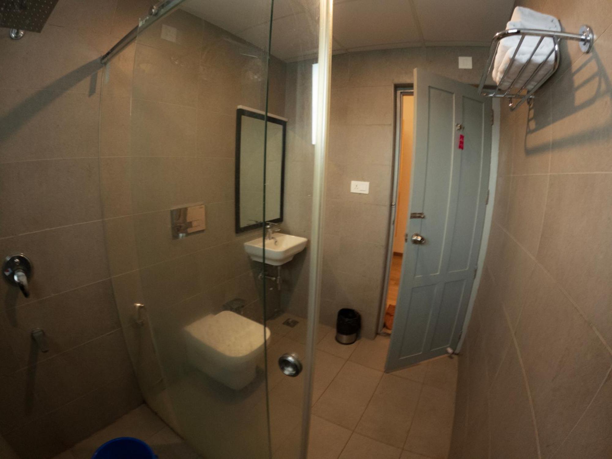 Hotel B R Regency Thiruvananthapuram Eksteriør billede