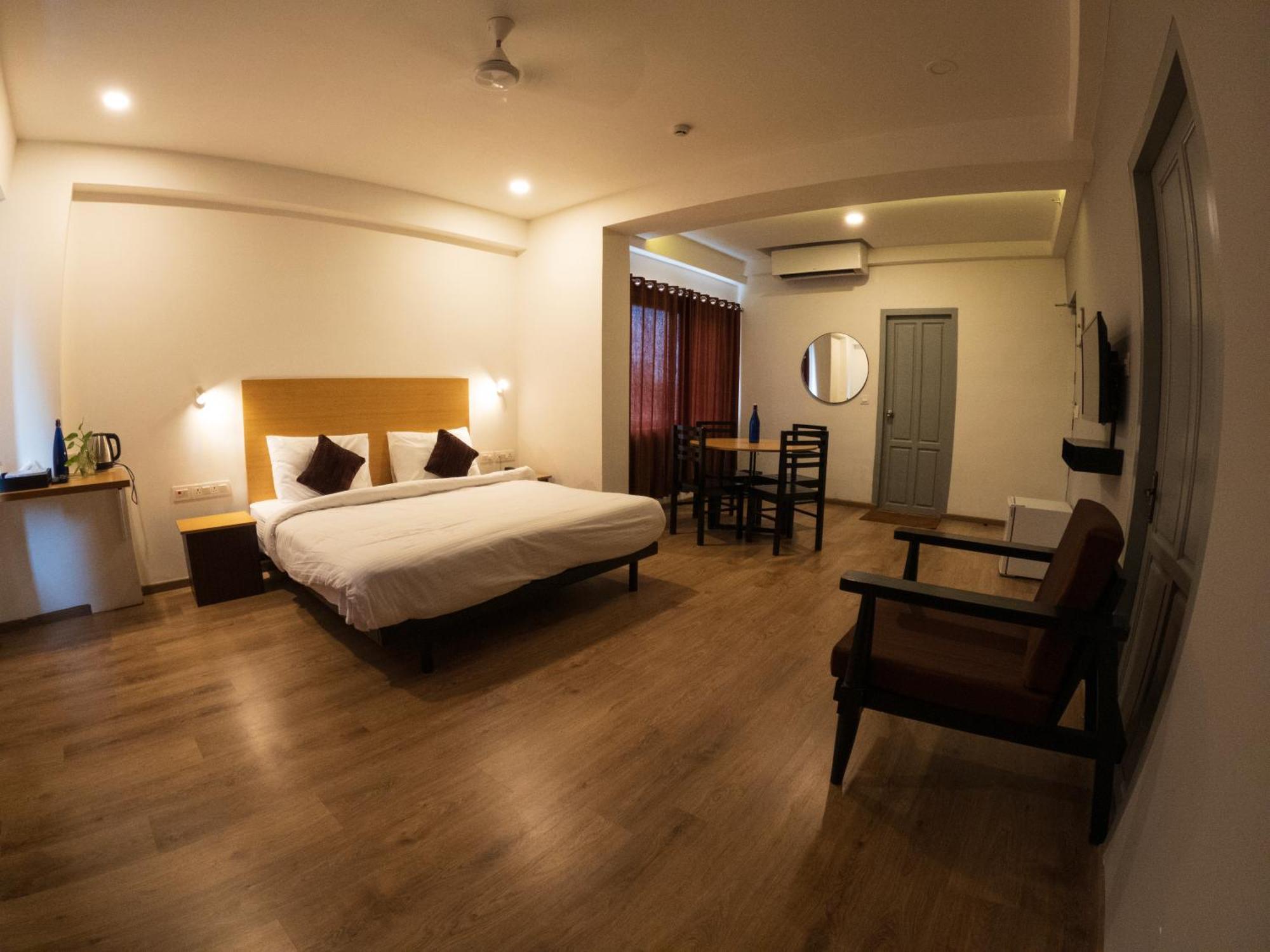 Hotel B R Regency Thiruvananthapuram Eksteriør billede