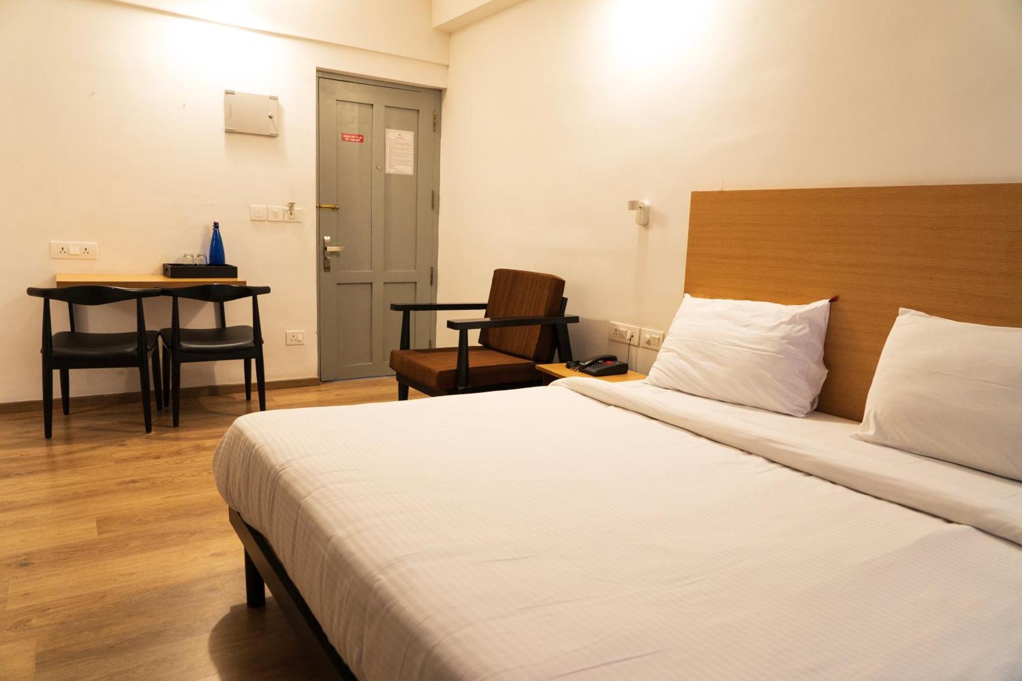 Hotel B R Regency Thiruvananthapuram Eksteriør billede