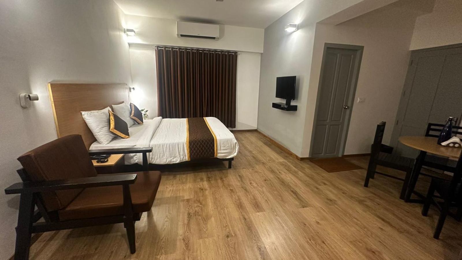 Hotel B R Regency Thiruvananthapuram Eksteriør billede