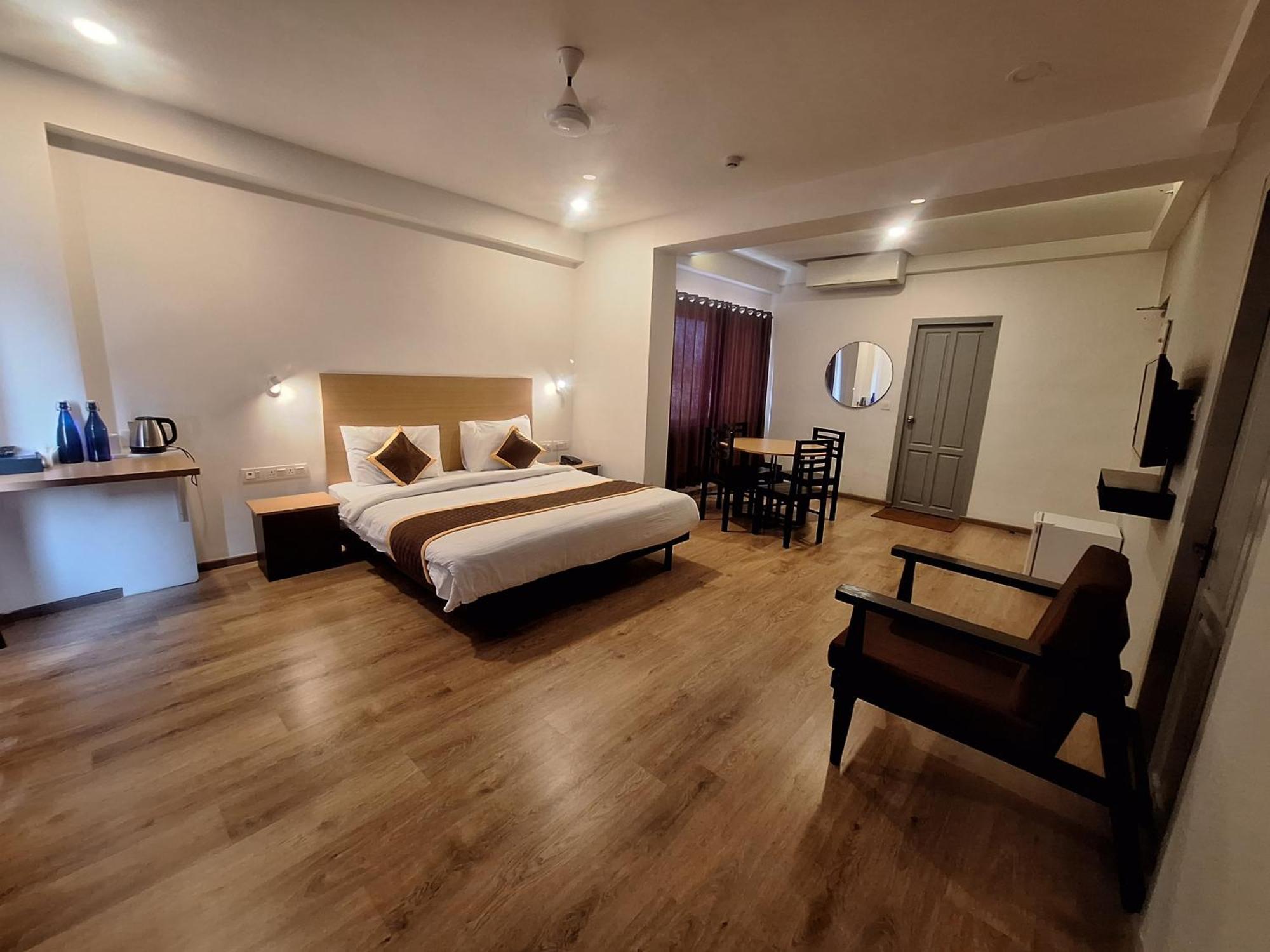 Hotel B R Regency Thiruvananthapuram Eksteriør billede